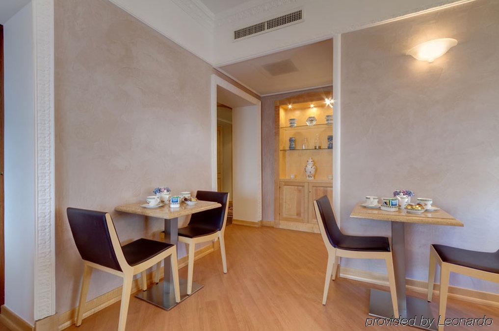 Residenza Romacentro Hotel Ресторант снимка